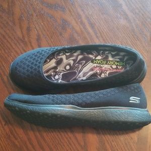 Skechers air-cooled memory foam flats. NWOT.